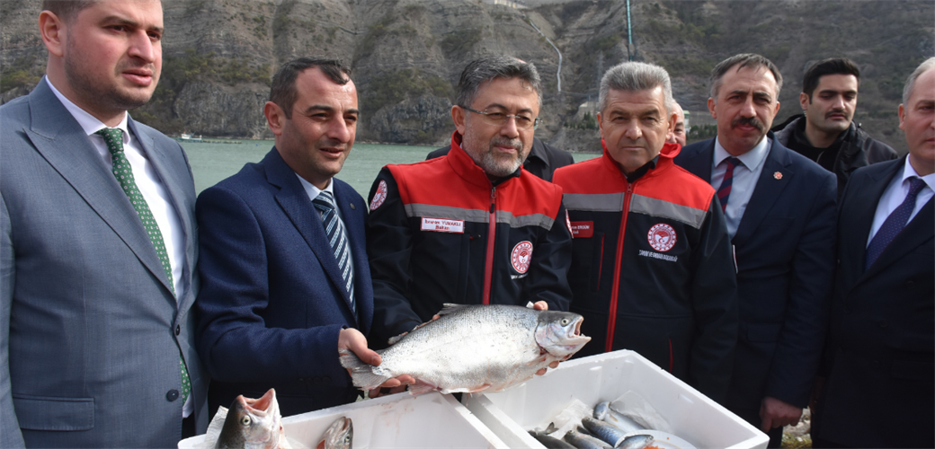 BAKAN YUMAKLI: “SU ÜRÜNLERİNDE 2,3 MİLYAR DOLARLIK İHRACAT RAKAMINA ULAŞTIK”