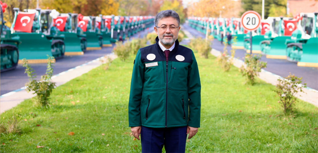 BAKAN YUMAKLI: “DSİ'NİN ARAÇ PARKINA 50 İŞ MAKİNESİ DAHA KATILDI”