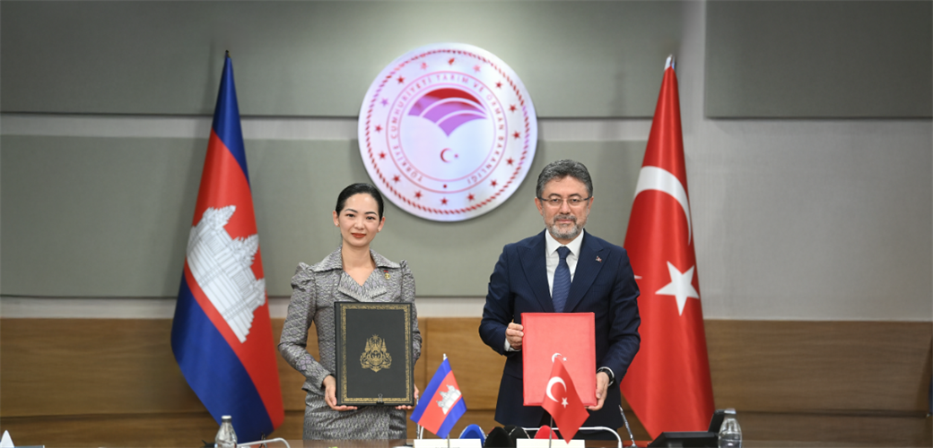 BAKAN YUMAKLI: “TÜRKİYE VE KAMBOÇYA, İŞ BİRLİĞİNE DAYALI PROJELER GELİŞTİRMEYİ HEDEFLİYOR”