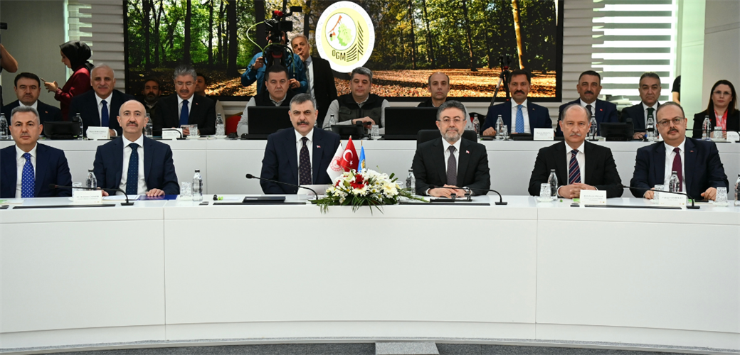 BAKAN YUMAKLI, "ORMAN YANGINLARINDA RİSKLİ İLLERİN VALİLERİYLE KOORDİNASYON TOPLANTISI"NA KATILDI