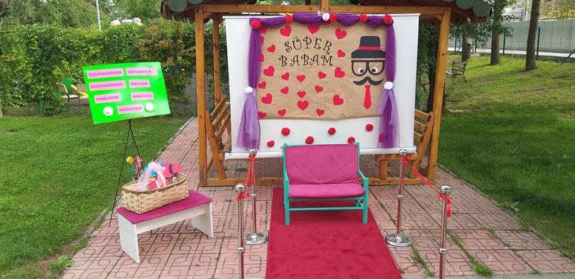 Babalarımızın ve Çocuklarına Baba Olmuş Annelerimizin Günü Kutlu Olsun