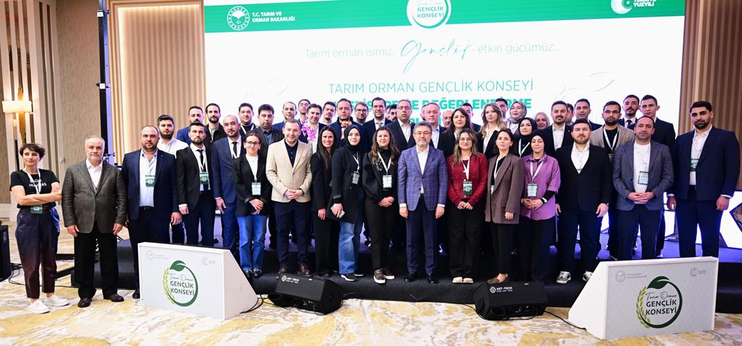 Bakan Yumaklı Tarım Orman Gençlik Konseyi Üyeleriyle Bir Araya Geldi