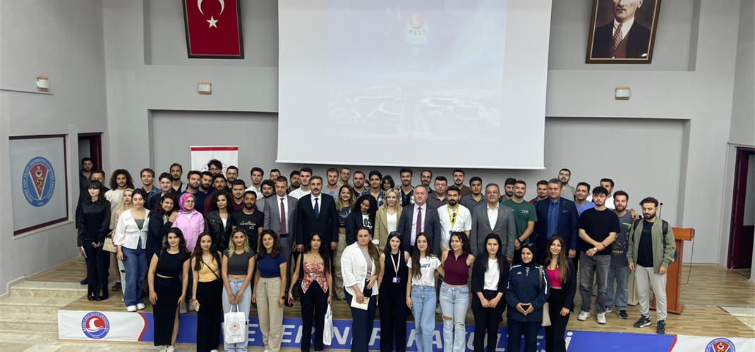 Üniversite Öğrencilerine Bakanlığın Sağladığı Kariyer ve Burs İmkânlar Anlatıldı