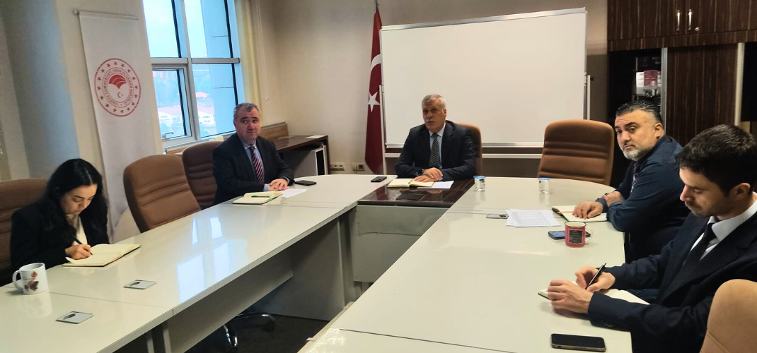 KAHVERENGİ KOKARCA MÜCADELESİ DEĞERLENDİRME TOPLANTISI YAPILDI