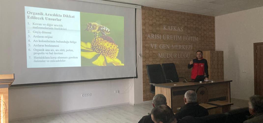 Müdürlüğümüzde Kafkas Arısının Korunması ve Arıcılık Uygulamaları Üzerine Eğitimler Düzenlendi
