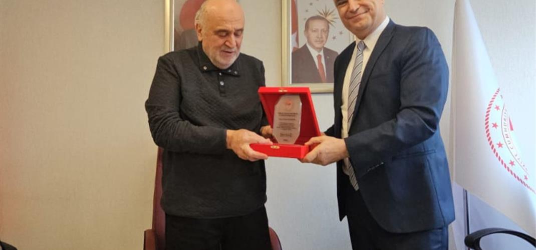 Kıymetli üstadımız Metin SÜERDEM, emeklilik hayatına adım atmıştır.